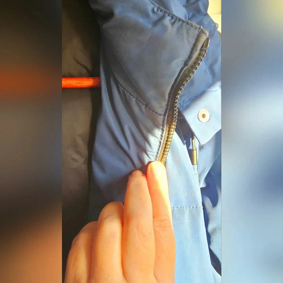 Danier Winter Down Filled Leather Blue Black Jacket size L Fitted - Picture 13 of 14